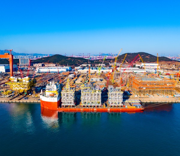巴油P79 FPSO項目13個上部模塊完工交付.jpg